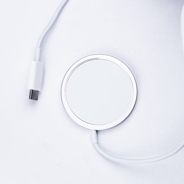 Бездротовий зарядний пристрій з технологією Apple MagSafe UR514 фото